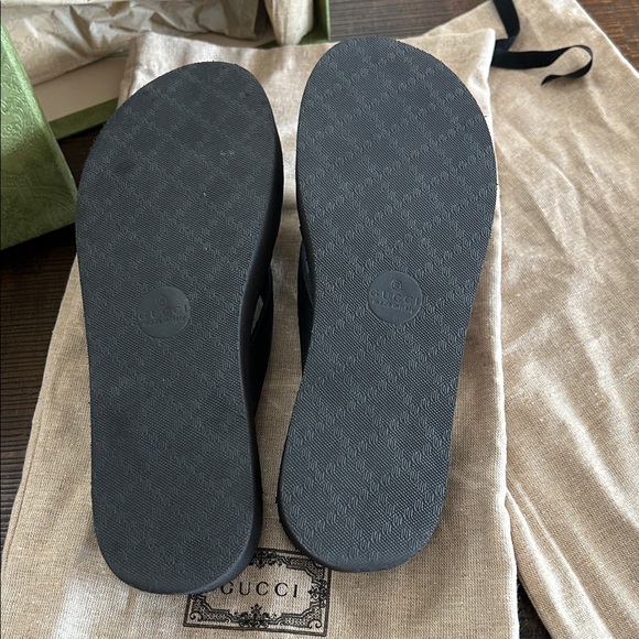 Gucci Black Sandals with Green Box & storage bags - Picture 3 of 3